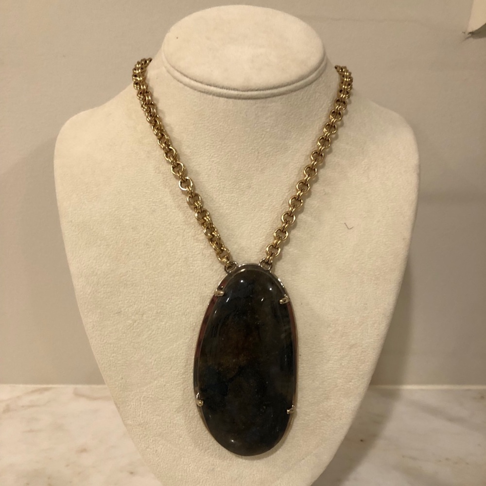 Leona Pendant Necklace